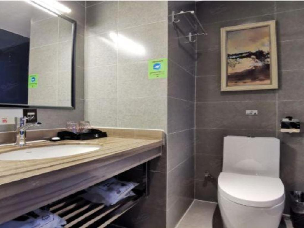 T Social Hotel Guangzhou Railway Station Branch Εξωτερικό φωτογραφία