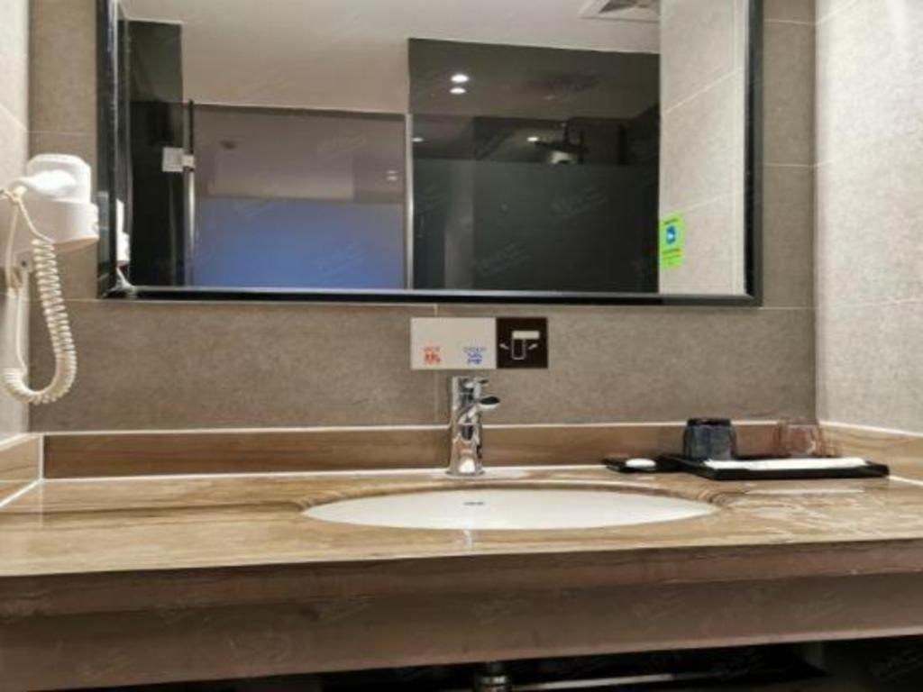 T Social Hotel Guangzhou Railway Station Branch Εξωτερικό φωτογραφία