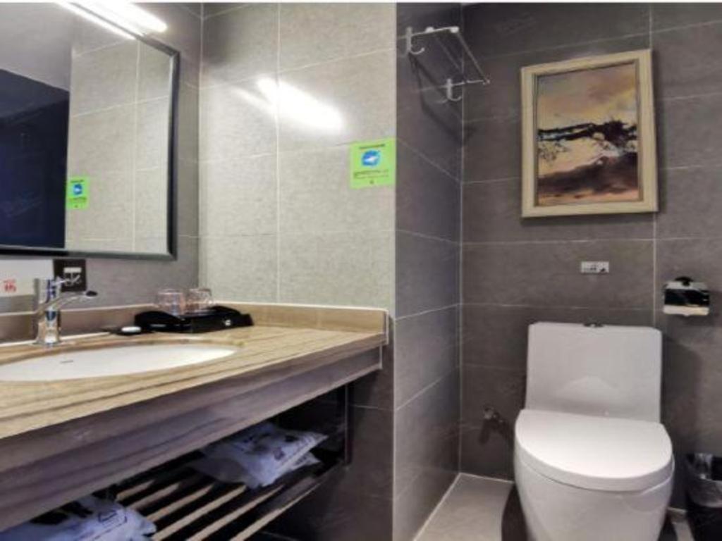 T Social Hotel Guangzhou Railway Station Branch Εξωτερικό φωτογραφία